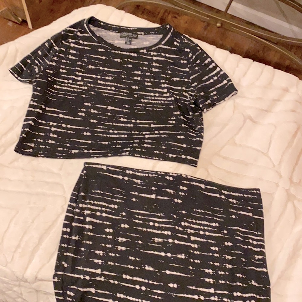 Top and Skirt Set *HOT ITEM* 2x